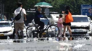 경북 경산 기온 한때 40도 육박…전국 폭염에 휩싸여