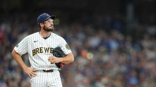전문 구원 투수가 MLB 다승 1위?...밀워키 애런 애쉬비, 67년 전 기록 소환