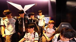 [LCK] 베인이 왜 거기서 나와?... T1, ‘밴픽 뒤집기’로 KT 잡고 1-1 원점