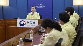 외교부 “네팔 홍수 고립 우리 국민 10명 안전...1명 추가 연락 두절”