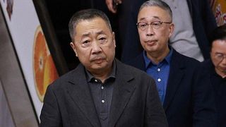 두산 박정원 회장·박지원 부회장 네팔 도착…“구조 작업 빨리 진행되도록 노력”
