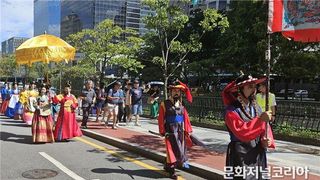 종로구관광협의회, 문헌 고증 기반 '세종대왕 도보 친림 어가행차 의전' 성공적으로 재현