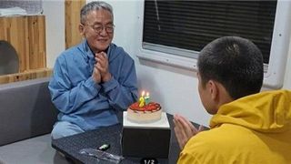 자폐 아들 홀로 키운 ‘피터팬 아빠’, 향년 63세로 별세