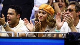 새벽까지 남친 경기 본 NBA 로드먼 딸, 300마일 달려 팀 훈련까지 참가