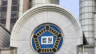 “나체女 배회” 신고 출동했더니…집 안엔 살해된 80대 모친