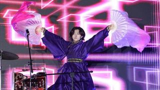 [GJ포토] 트로트 가수 한태현, '화려함 뽐내는 부채춤'(세계문화유산 신라 궁중 패션쇼)